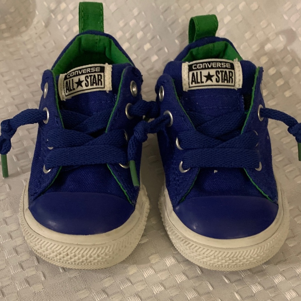 Converse All Star Toddler Kids low rise blue and green sneakers, size 6.